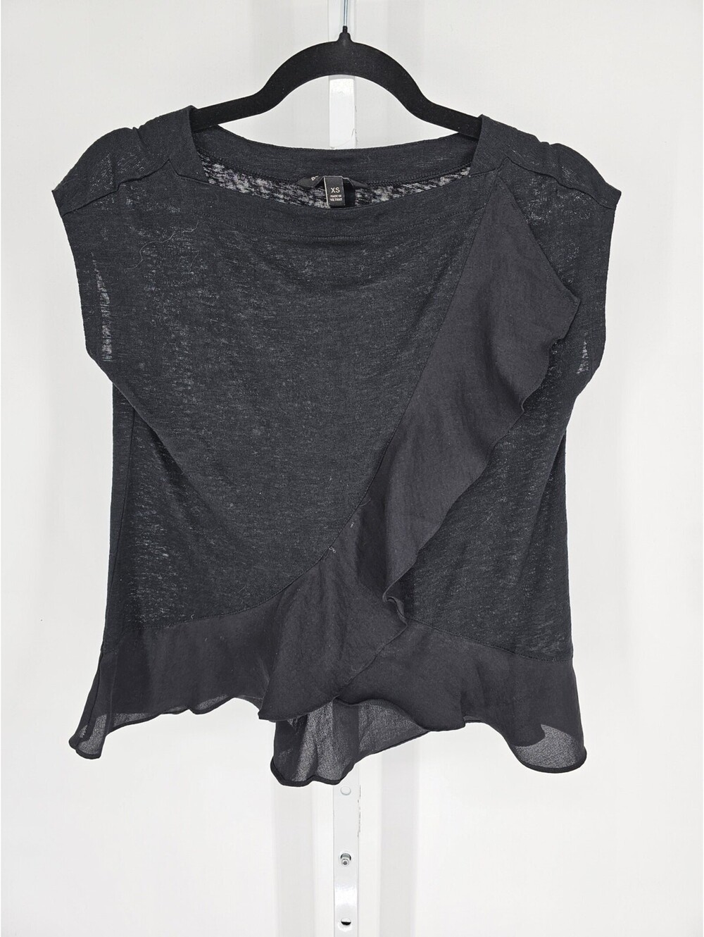 Banana Republic Womens Sz XS Short Sleeve Ruffled Front Blouse Solid Black